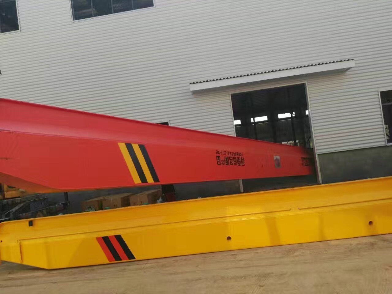 蕪湖影星巨幕倉儲車間新設(shè)備入廠